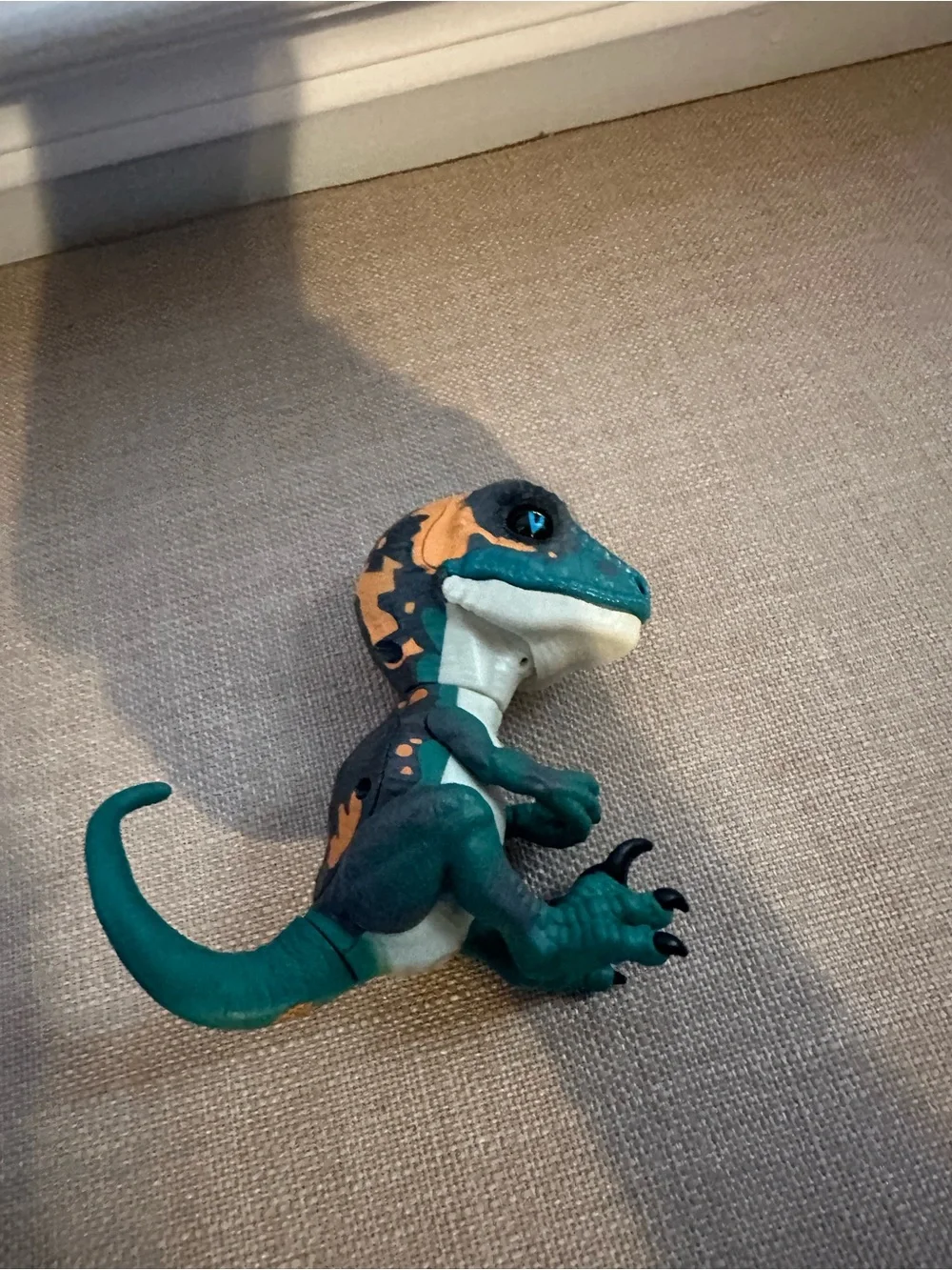 Lot of 7 WowWee Fingerlings Untamed Raptor Dinosaurs Sounds Chomping EUC - Picture 10 of 10
